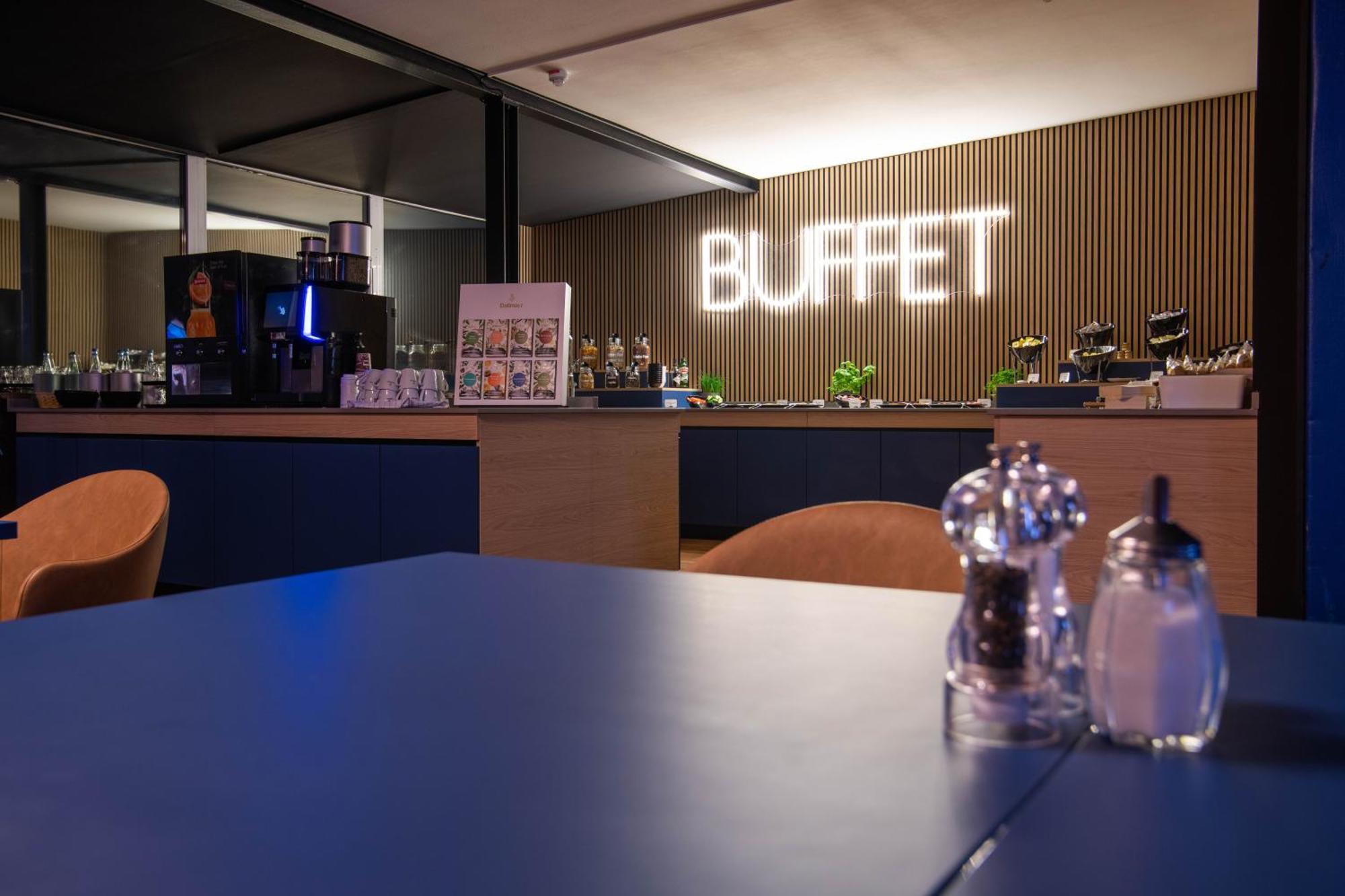 Beevillage Messehotel Hannover Laatzen Exterior photo